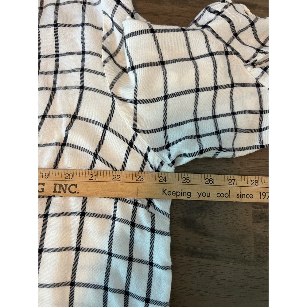 Vince Camuto Women 2X White Black Windowpane Plaid Ruffle Sleeve Blouse Top - Picture 4 of 8